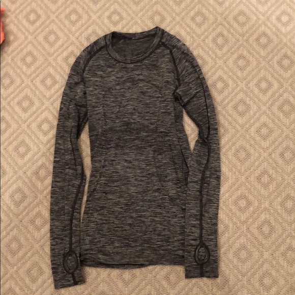 lululemon athletica Tops - Lululemon Swiftly Tech Long sleeve. Size 4
